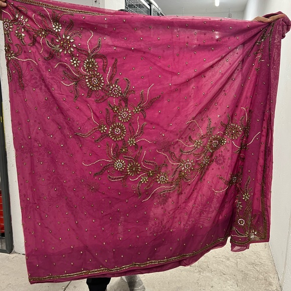 Saree with blouse - Picture 2 of 2